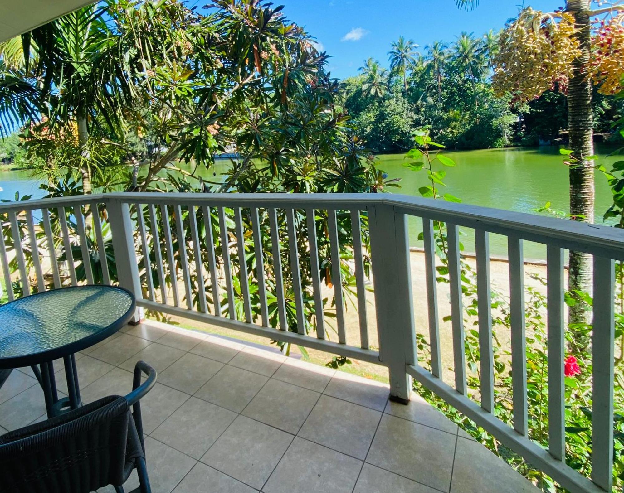 Tropicana Lagoon Apartments ポートビラ エクステリア 写真